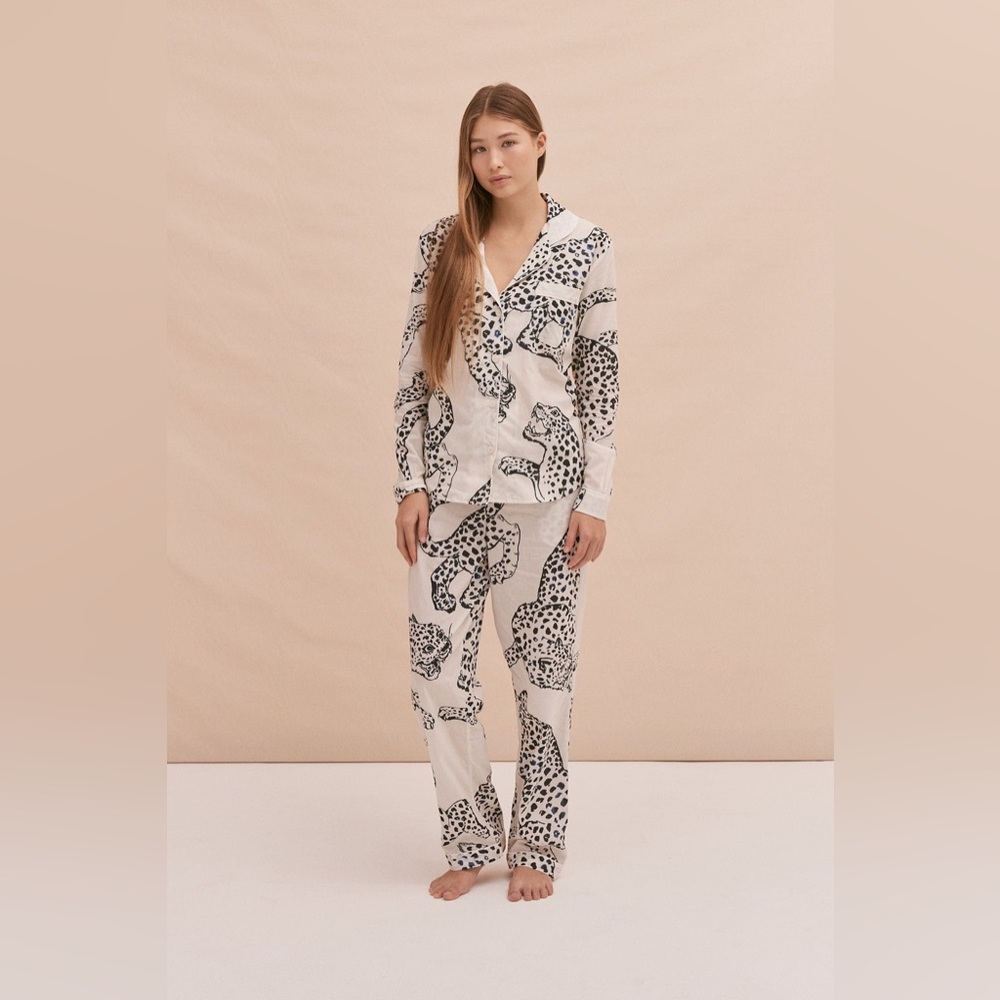 Desmond&Dempsey the Jag cream jaguar print pajama set
